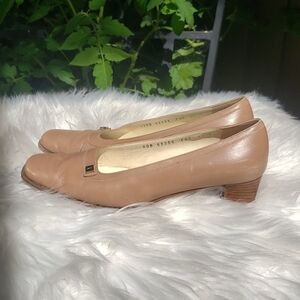 Salvatore Ferragamo Taupe Leather Heels 5.5C
